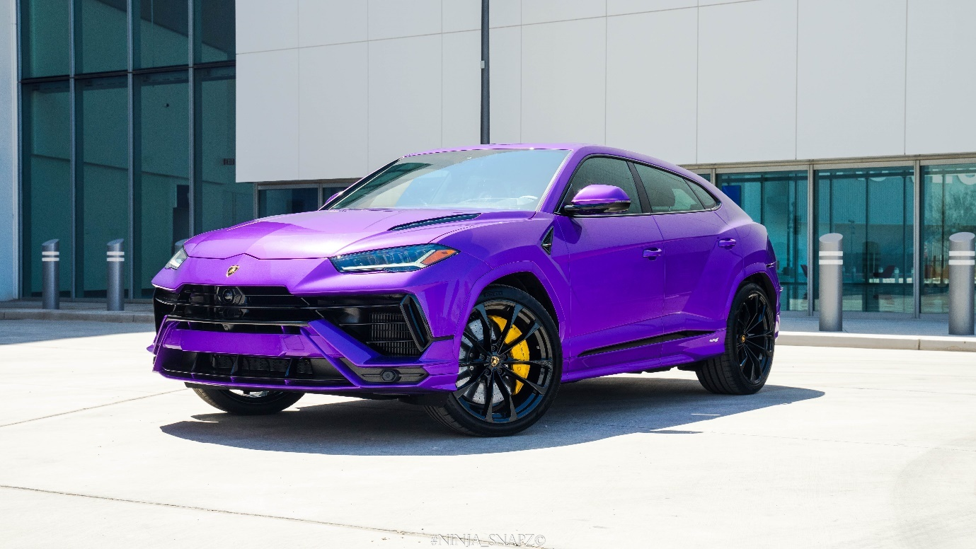 The 2023 Lamborghini Urus S in purple color.